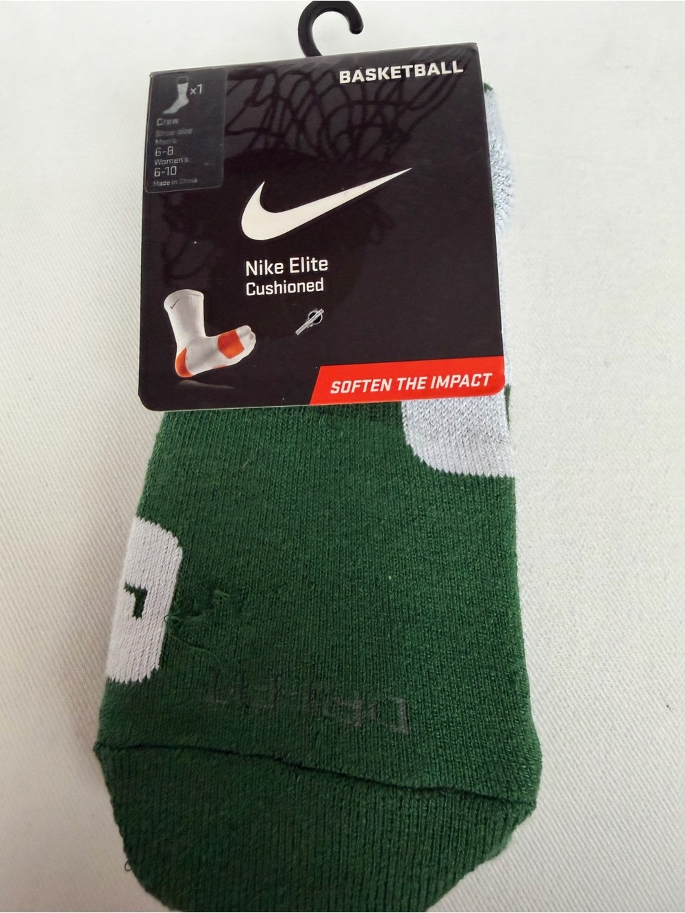 Nike Elite Cushioned Crew Socks in Green and White